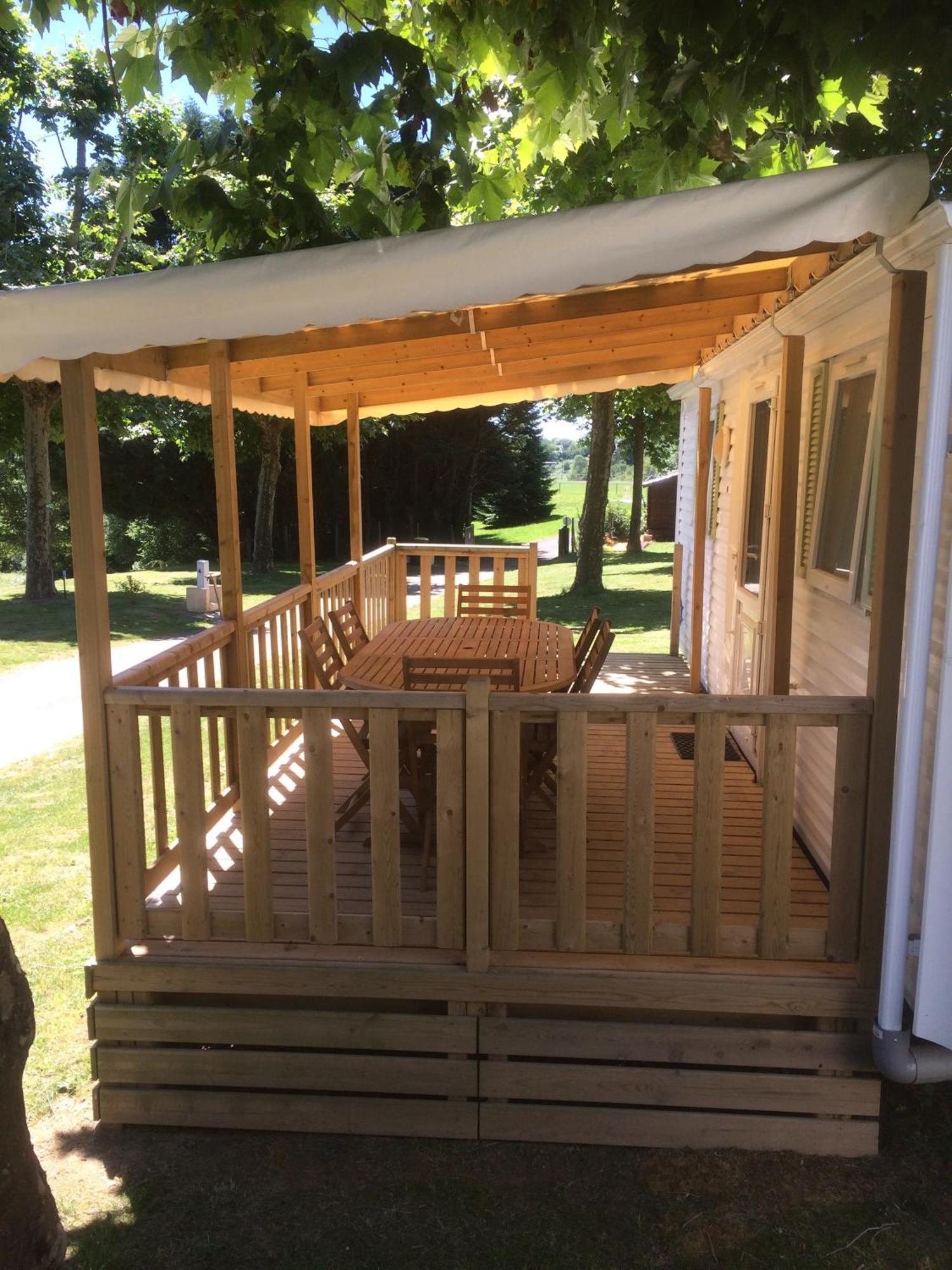 Camping Les Etoiles Saint-Sornin-Lavolps Exterior foto